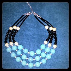 Necklace turquoise colored beads and faux pearls